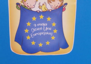 Zdjęcie z napisem "9 maja Dzień Unii Europejskiej" i flagą UE.